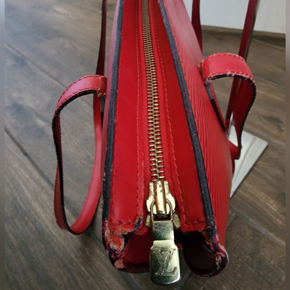 Louis Vuitton Red EPI St Jacques GM - Picture 14 of 16